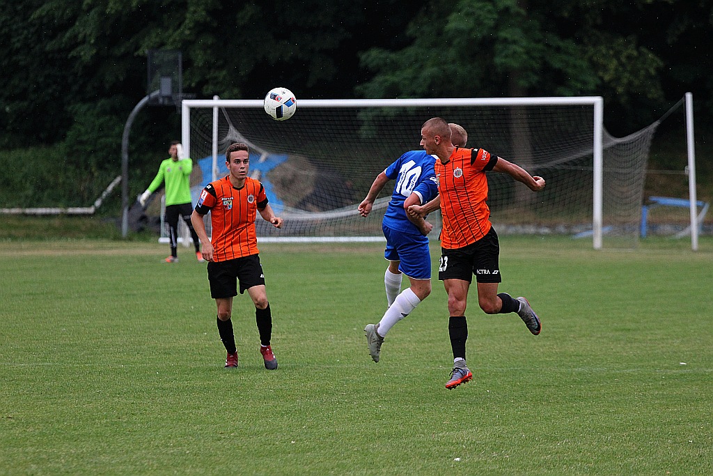 Orkan przegrał z rezerwami Chrobrego i spadł z pudła