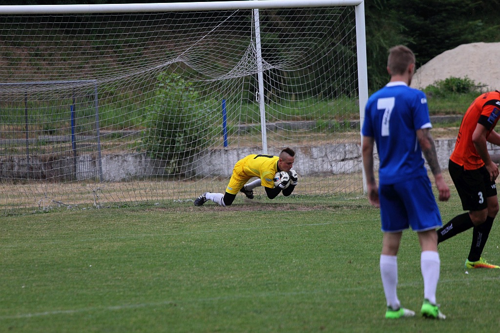Orkan przegrał z rezerwami Chrobrego i spadł z pudła