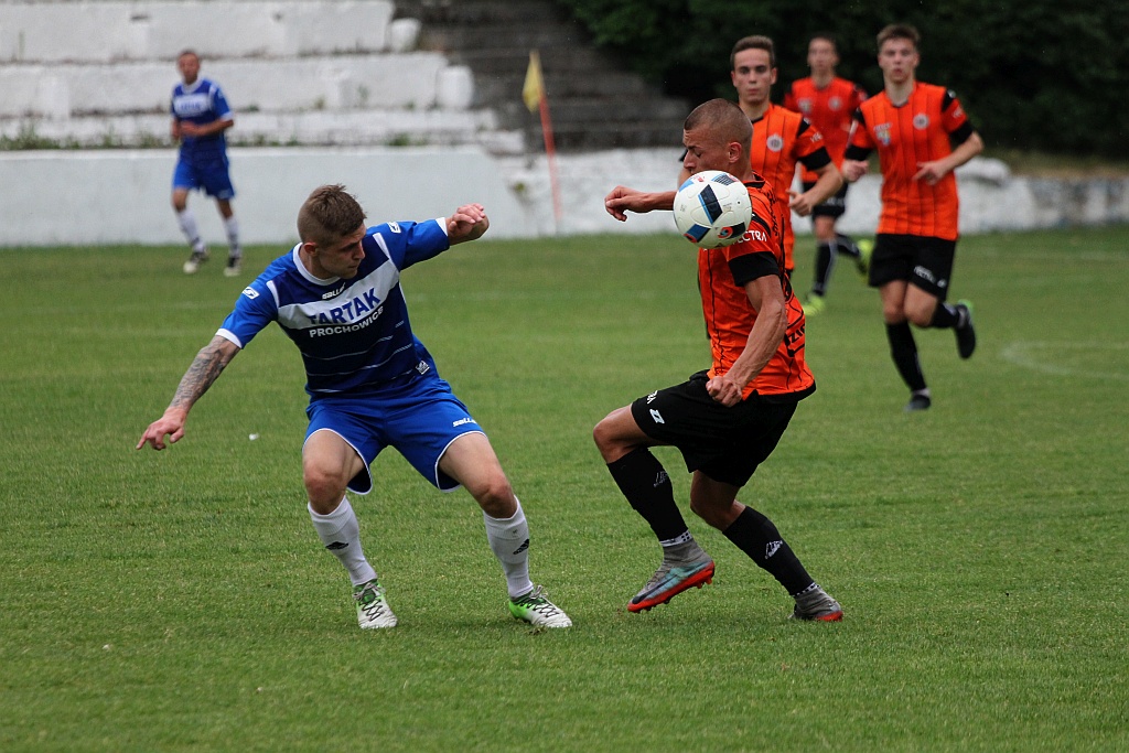 Orkan przegrał z rezerwami Chrobrego i spadł z pudła