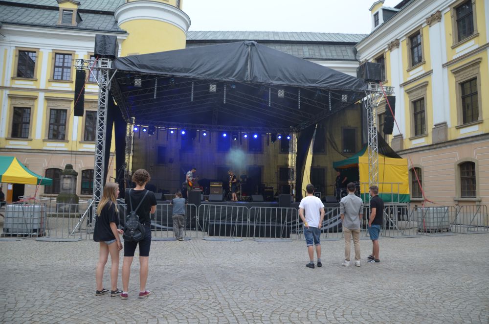 Dziedziniec Akademii Rycerskiej rozbrzmiewał rockiem