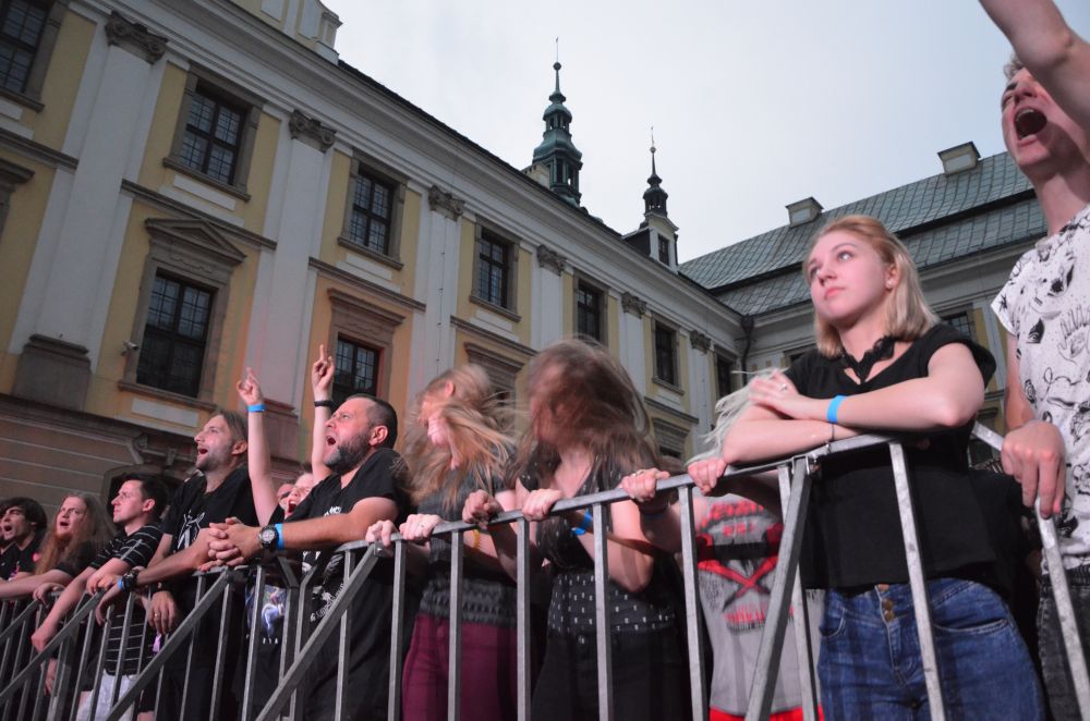 Nocny Kochanek zagrał na dziedzińcu Akademii Rycerskiej