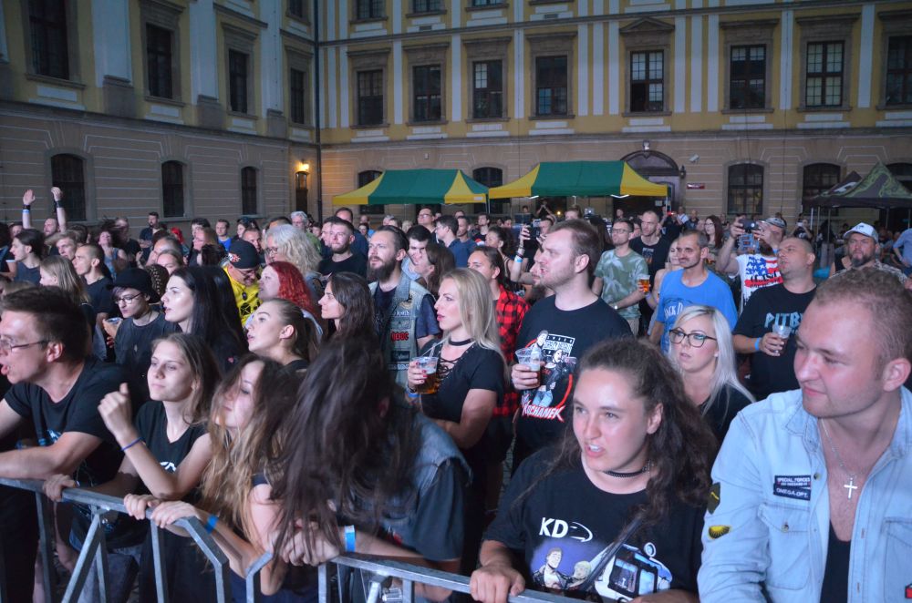 Nocny Kochanek zagrał na dziedzińcu Akademii Rycerskiej