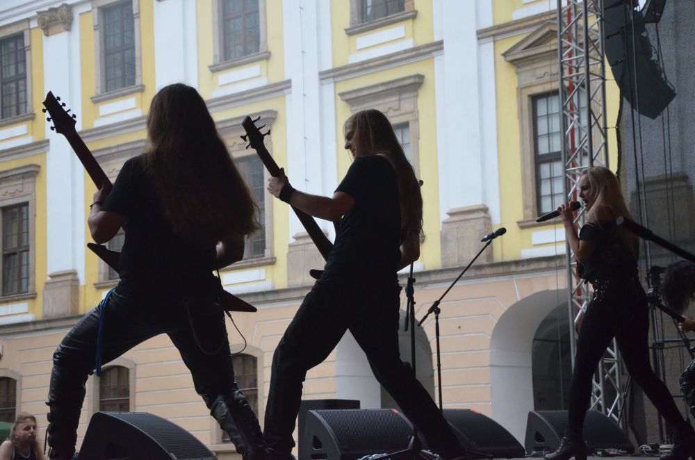 Dziedziniec Akademii Rycerskiej rozbrzmiewał rockiem