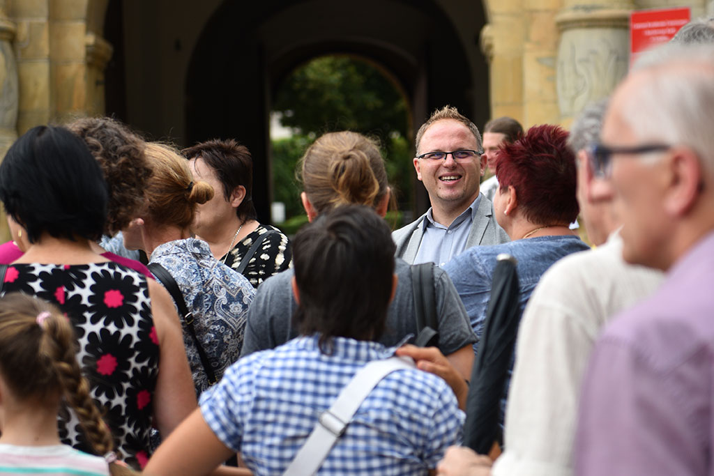 Legniczanie na jednym ze szlaków śladami legnickich zegarów