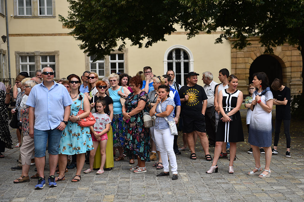 Legniczanie na jednym ze szlaków śladami legnickich zegarów