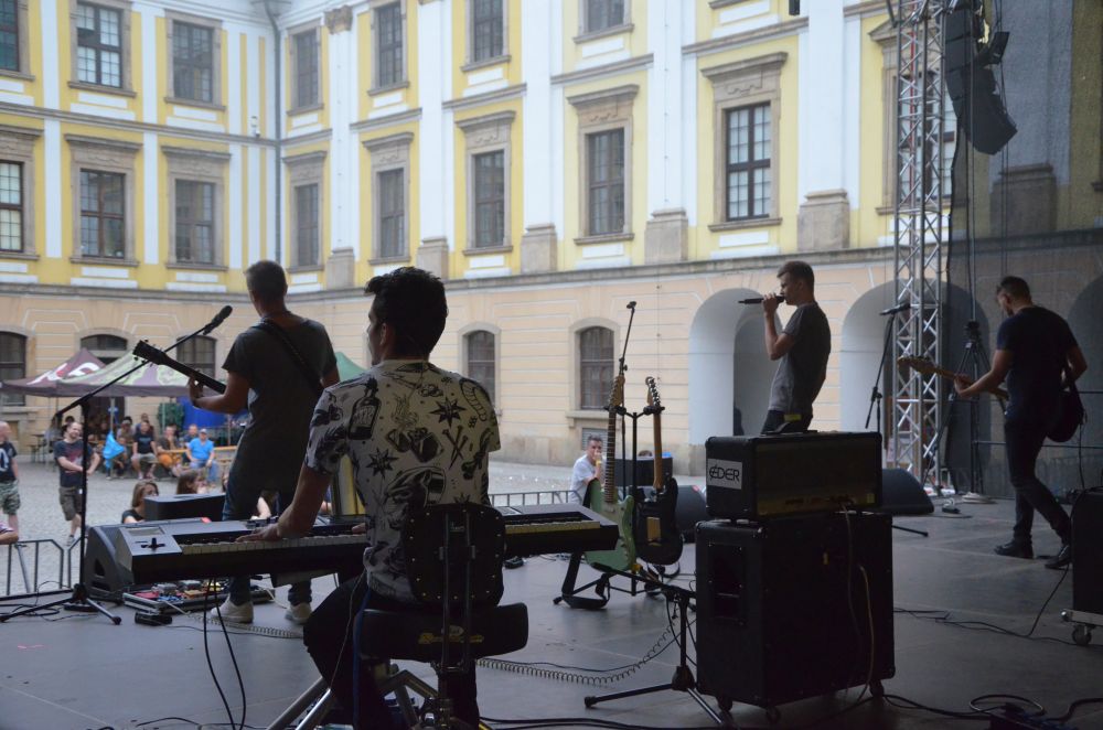 Dziedziniec Akademii Rycerskiej rozbrzmiewał rockiem