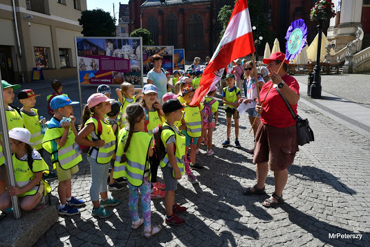 Rajd Zerówkowiczów wędrował po Legnicy razem z PTTK
