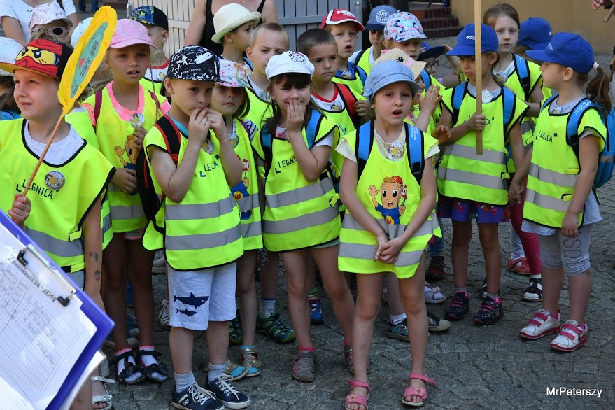 Rajd Zerówkowiczów wędrował po Legnicy razem z PTTK