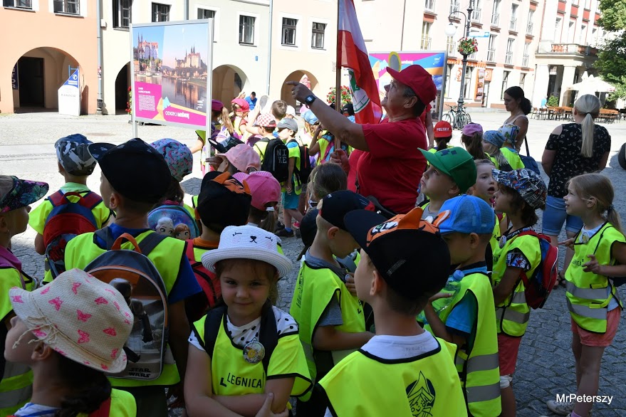 Rajd Zerówkowiczów wędrował po Legnicy razem z PTTK