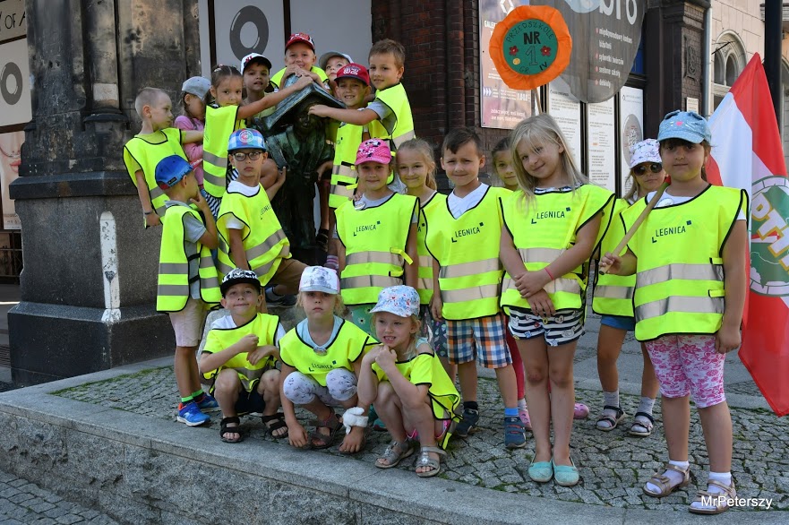 Rajd Zerówkowiczów wędrował po Legnicy razem z PTTK