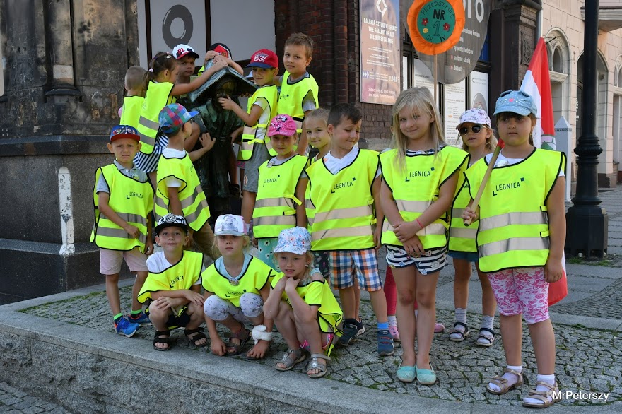 Rajd Zerówkowiczów wędrował po Legnicy razem z PTTK