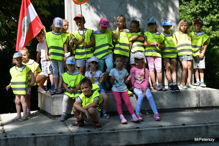 Rajd Zerówkowiczów wędrował po Legnicy razem z PTTK