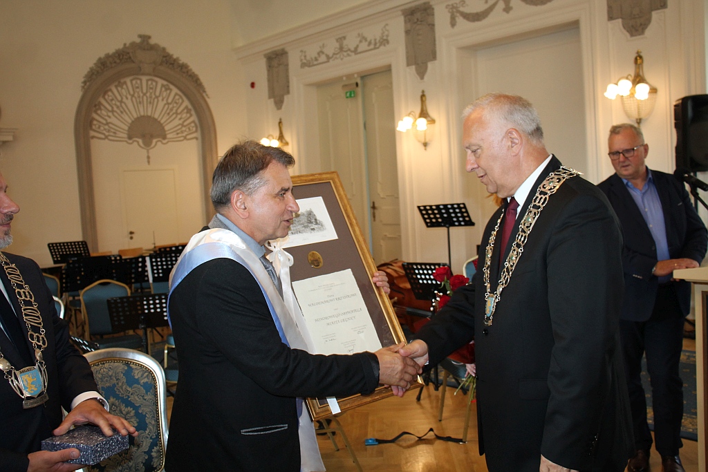 Waldemar Krzystek honorowym obywatelem Legnicy           
