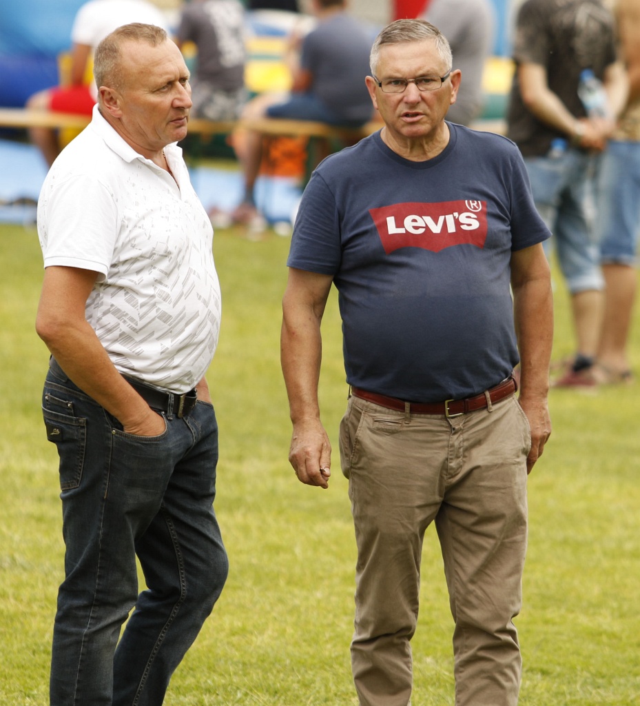 Na boisku w Kochlicach znów zabrzmiał dziecięcy śmiech