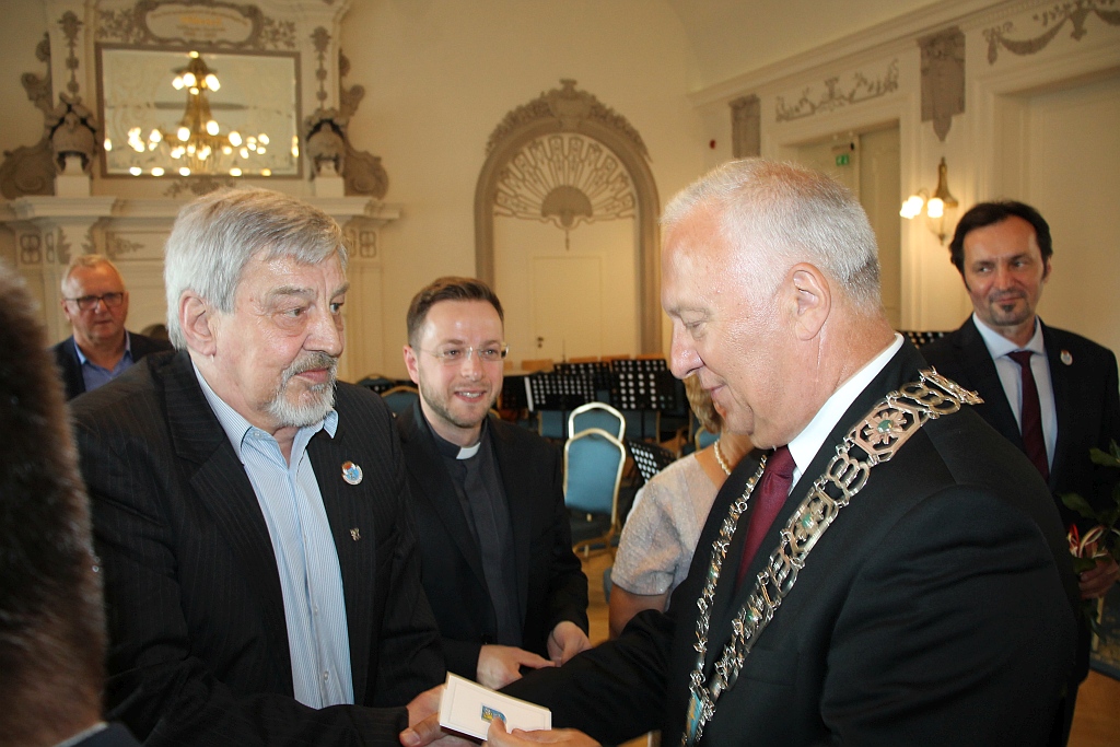 Waldemar Krzystek honorowym obywatelem Legnicy           
