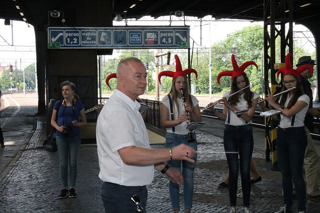 Zobaczcie satyrykonowy pociąg i wystawę najlepszych rysunków!