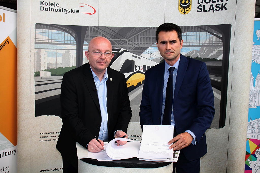 Zobaczcie satyrykonowy pociąg i wystawę najlepszych rysunków!