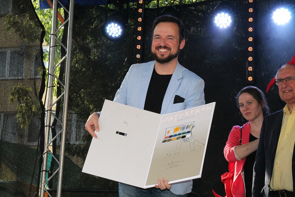 Zbigniew Woźniak laueatem nagordy Grand Prix Satyrykonu