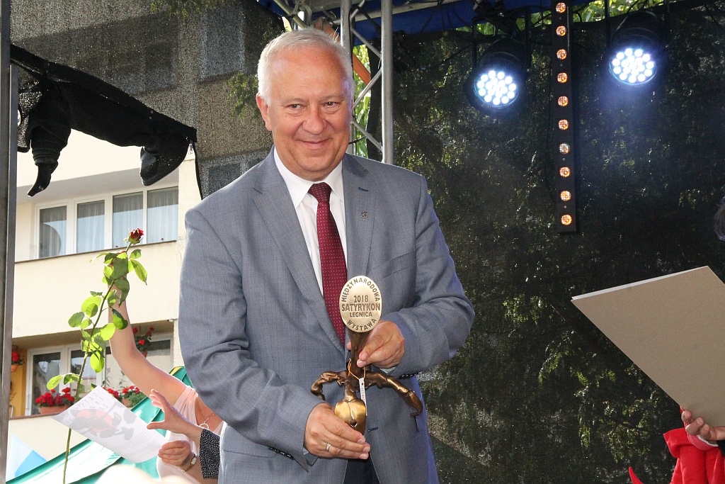 Zbigniew Woźniak laueatem nagordy Grand Prix Satyrykonu