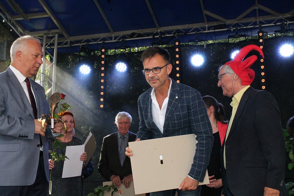 Zbigniew Woźniak laueatem nagordy Grand Prix Satyrykonu