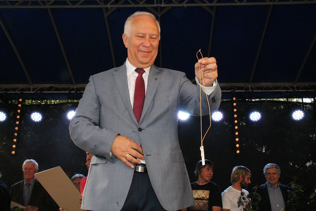 Zbigniew Woźniak laueatem nagordy Grand Prix Satyrykonu