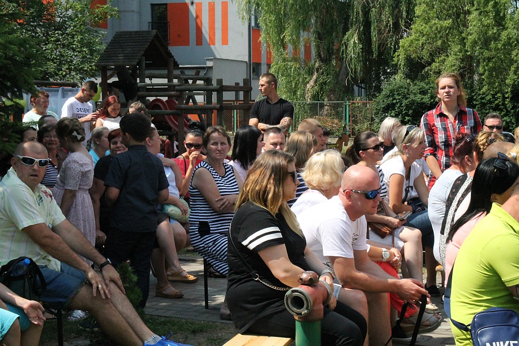 Koncert dla Mamy i Taty w Szkole Podstawowej w Rzeszotarach