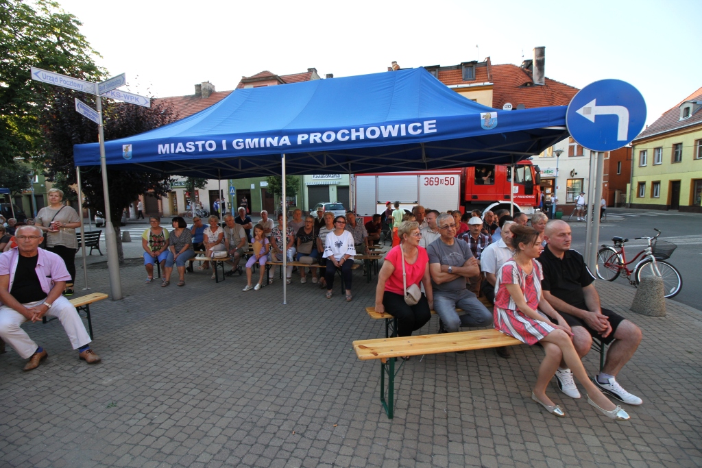 Na prochowickim rynku odbył się wspaniały koncert akordeonowy