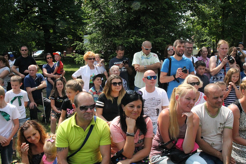 Koncert dla Mamy i Taty w Szkole Podstawowej w Rzeszotarach