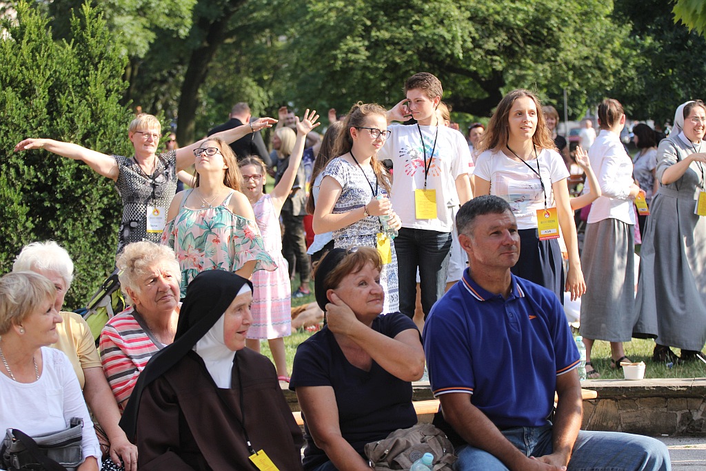 Koncert uwielbienia na zakończenie ewangelizacji Legnicy