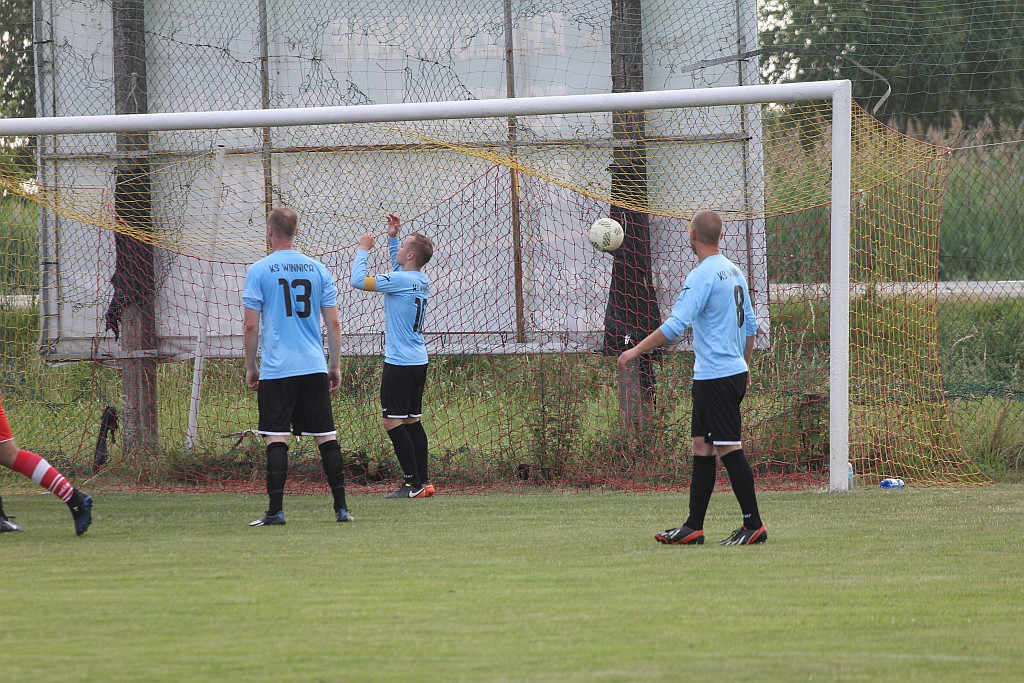 KS Winnica awansował do Klasy A. Zadecydowały rzuty karne!