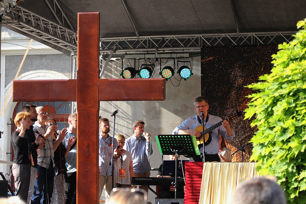 Koncert uwielbienia na zakończenie ewangelizacji Legnicy