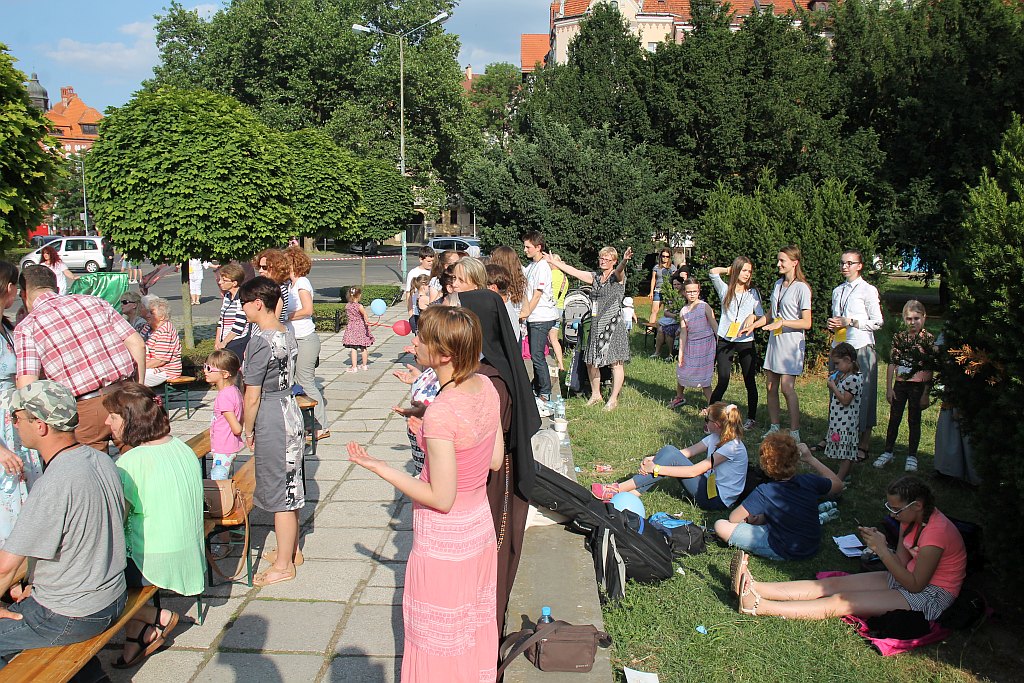 Koncert uwielbienia na zakończenie ewangelizacji Legnicy