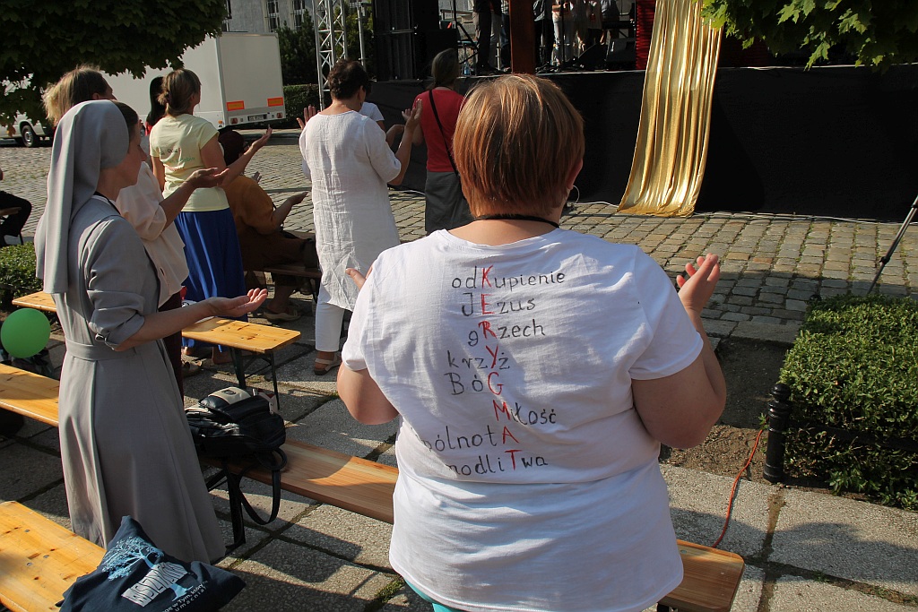 Koncert uwielbienia na zakończenie ewangelizacji Legnicy