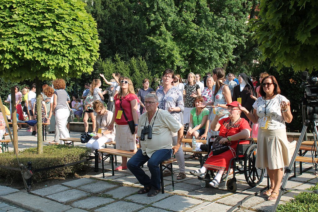 Koncert uwielbienia na zakończenie ewangelizacji Legnicy