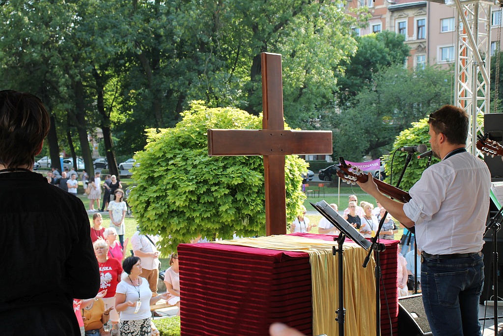 Koncert uwielbienia na zakończenie ewangelizacji Legnicy