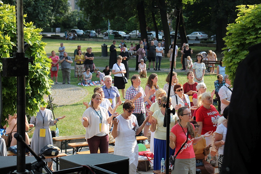 Koncert uwielbienia na zakończenie ewangelizacji Legnicy