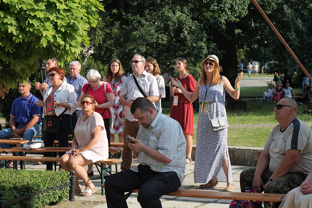 Koncert uwielbienia na zakończenie ewangelizacji Legnicy
