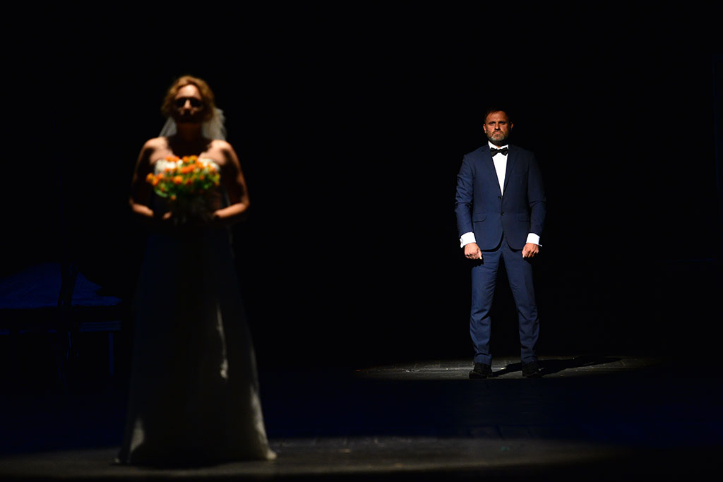 Spektakl grupy „Bagażnik” na scenie Gadzickiego
