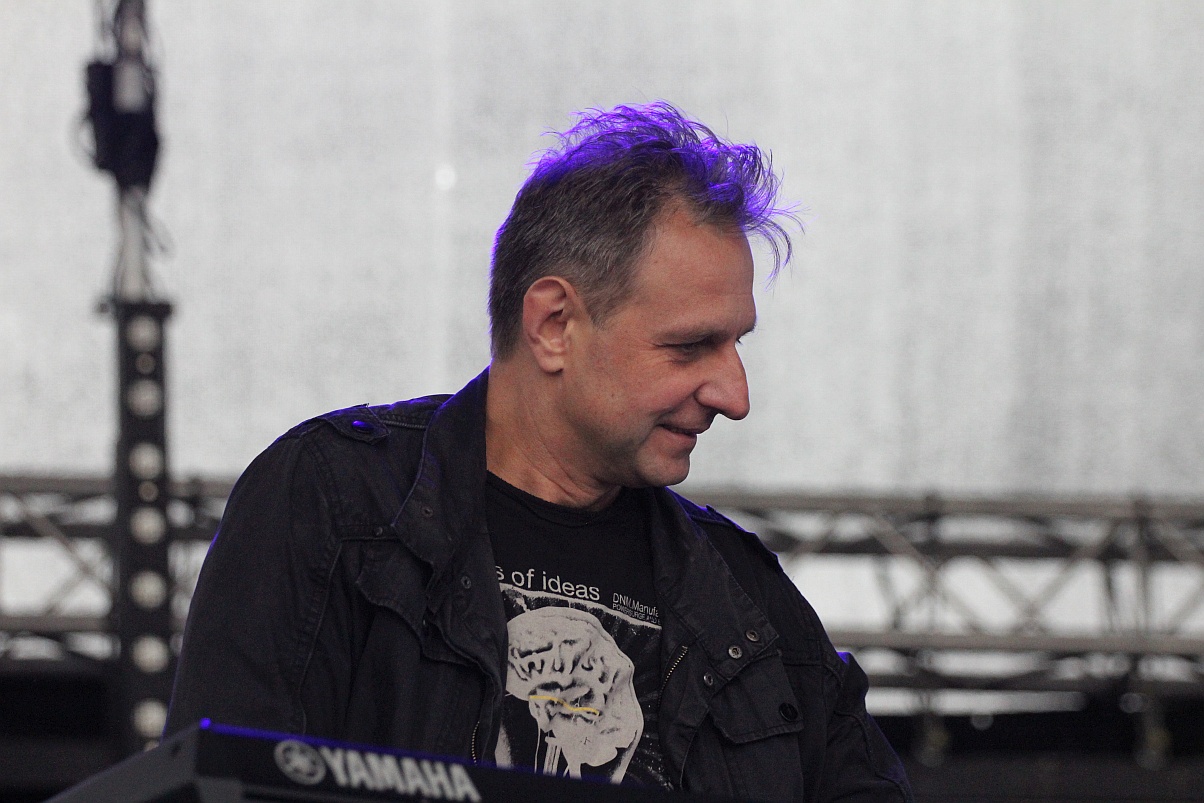 Święto Legnicy: pierwszy koncert w strugach deszczu