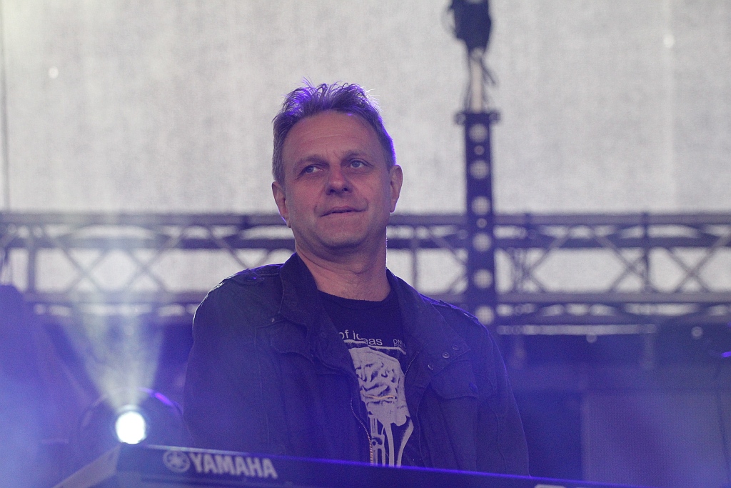 Święto Legnicy: pierwszy koncert w strugach deszczu