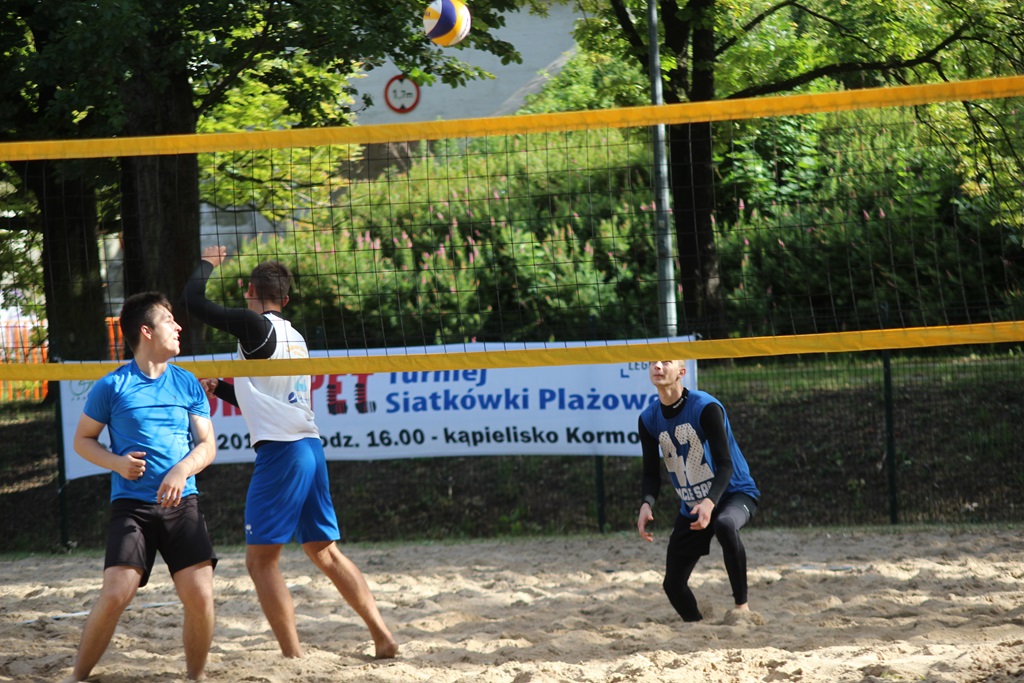 Po raz kolejny zagrali w siatkówkę na Kormoranie bez skarpet