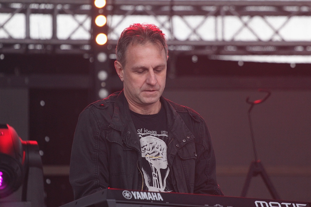 Święto Legnicy: pierwszy koncert w strugach deszczu