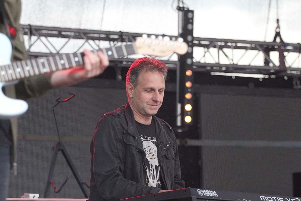 Święto Legnicy: pierwszy koncert w strugach deszczu