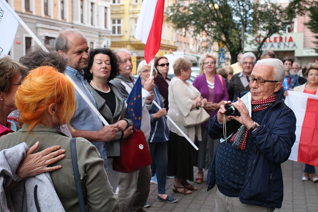Legnicki KOD zorganizował pikietę w obronie sądów