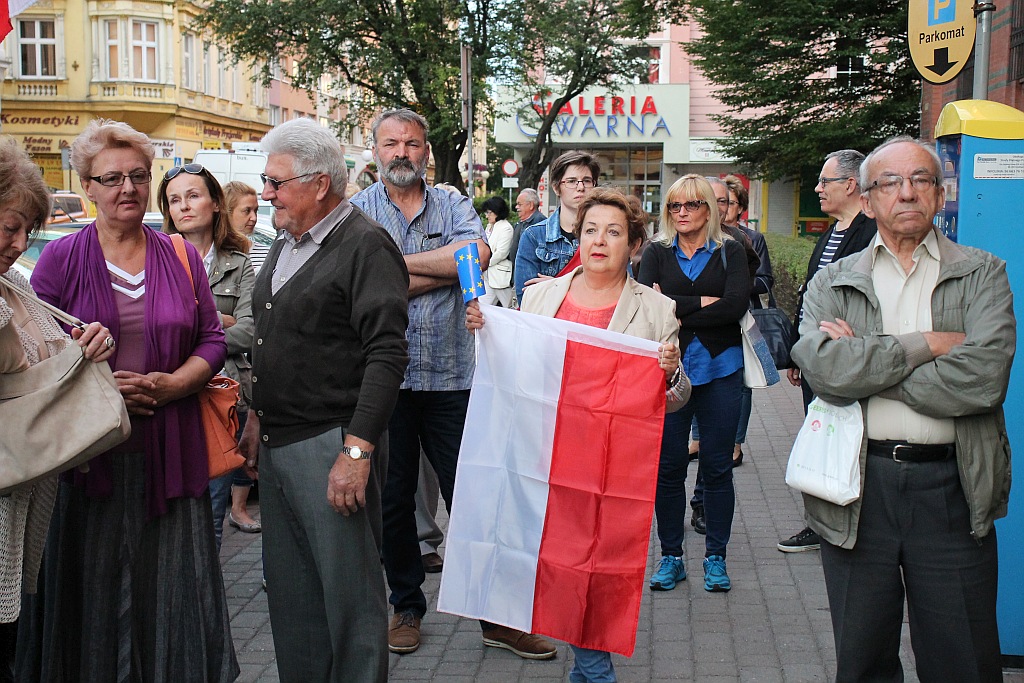 Legnicki KOD zorganizował pikietę w obronie sądów