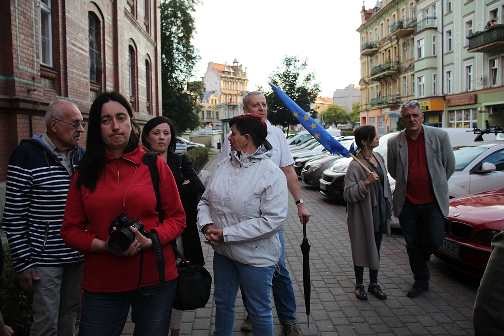 Legnicki KOD zorganizował pikietę w obronie sądów