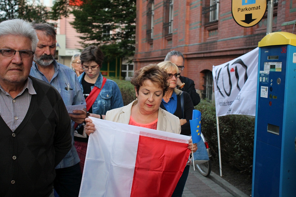 Legnicki KOD zorganizował pikietę w obronie sądów