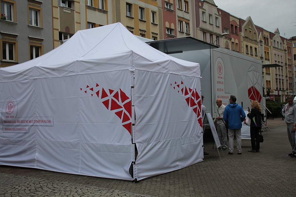 Mobilne Muzeum Stulecia Odzyskania Niepodległości jest w Legnicy