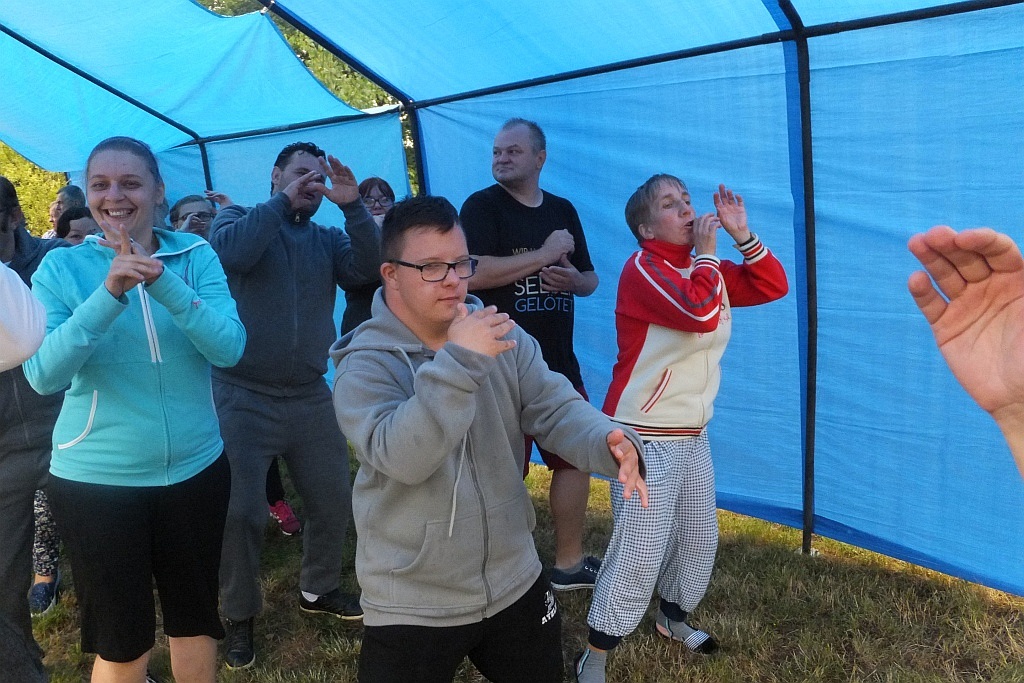 Niepełnosprawnym nawet deszcz nie przerwał dobrej zabawy