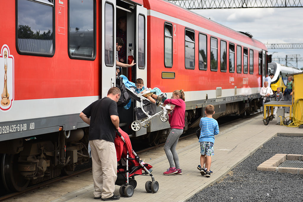 Tłumy na drugim dniu otwartym Kolei Dolnośląskich
